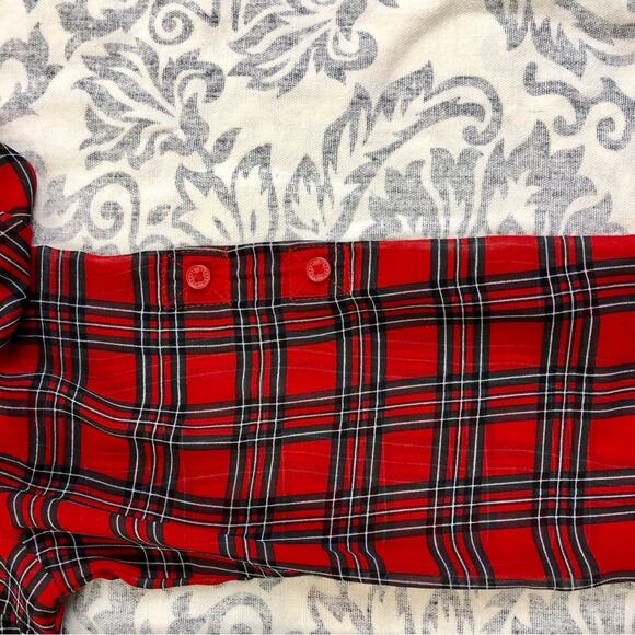 Express Red Black Tartan Plaid Portofino Button Front Blouse Notched V Neck - Picture 16 of 16